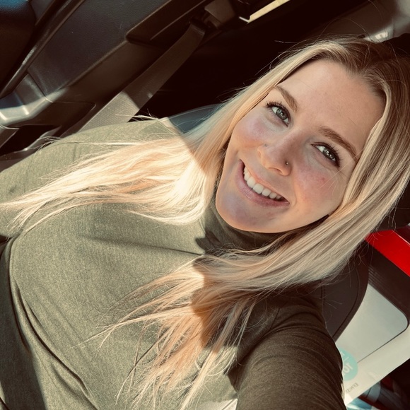 Meet your Posher, Jess - Picture 3 of 4